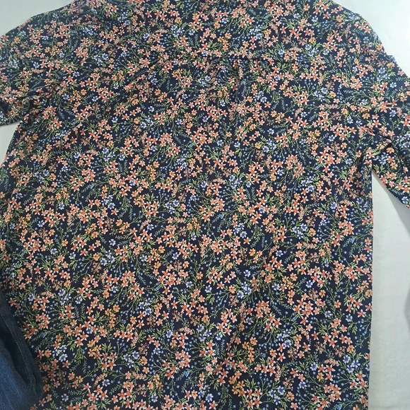 VINCE CAMUTO Navy Mini Floral print long sleeve Flowing and Stretchy LARGE - Picture 6 of 7
